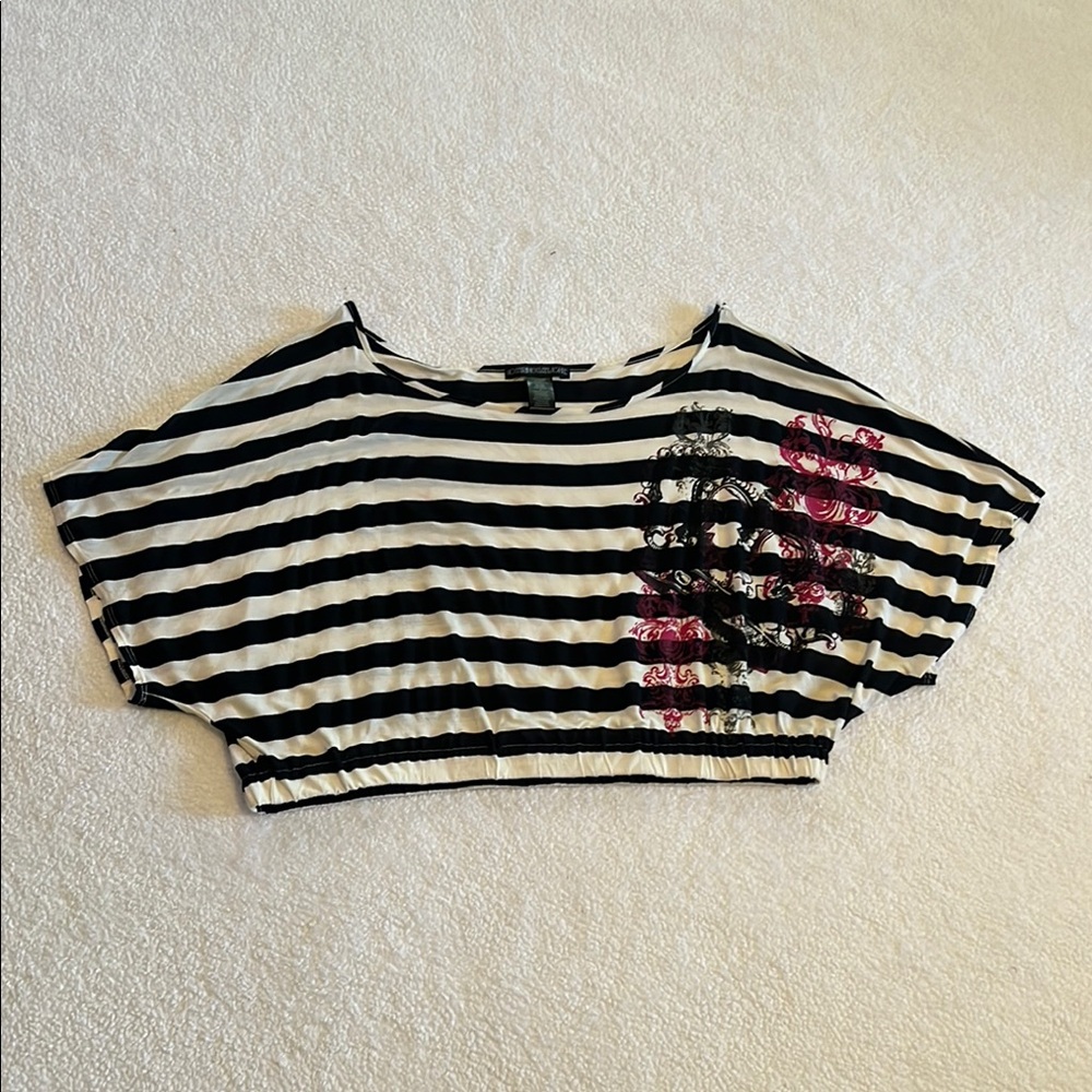 No Strings Attatched Black & White Striped Crop Top with Floral Accents size 2X